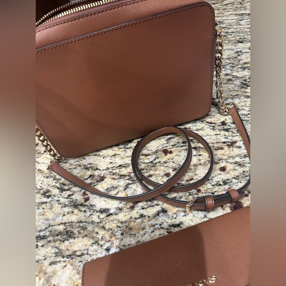 Michael Kors Crossbody and wallet - Picture 2 of 6